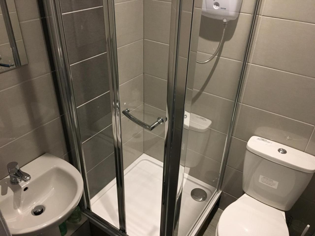 West Port Hotel لينليثغو المظهر الخارجي الصورة